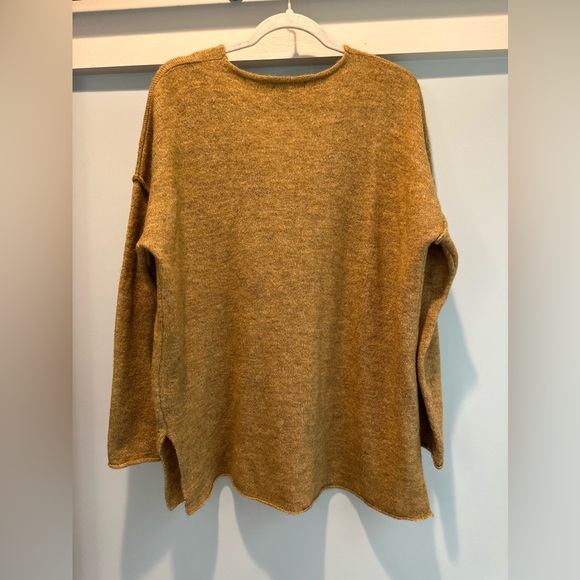 Pinch long sleeve V neck sweater size Large - Picture 3 of 9